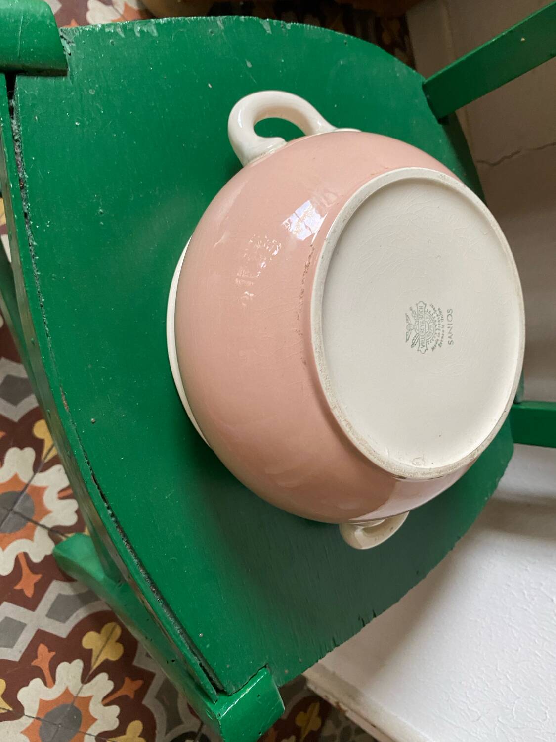 Villeroy and Boch powder pink salad bowl.