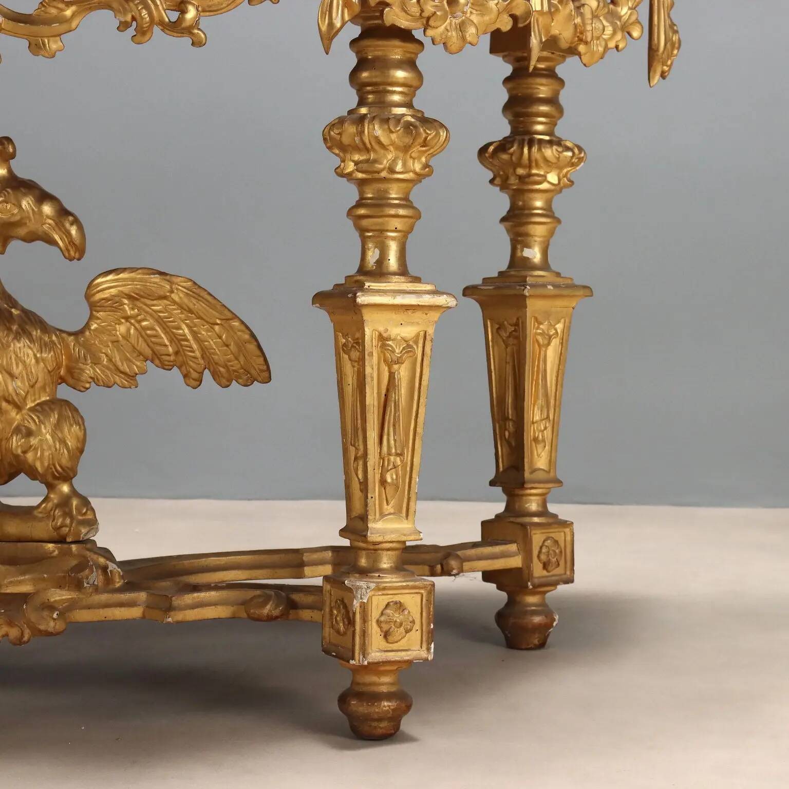 Console ancienne éclectique en bois sculpté et doré, Italie, XIXe siècle