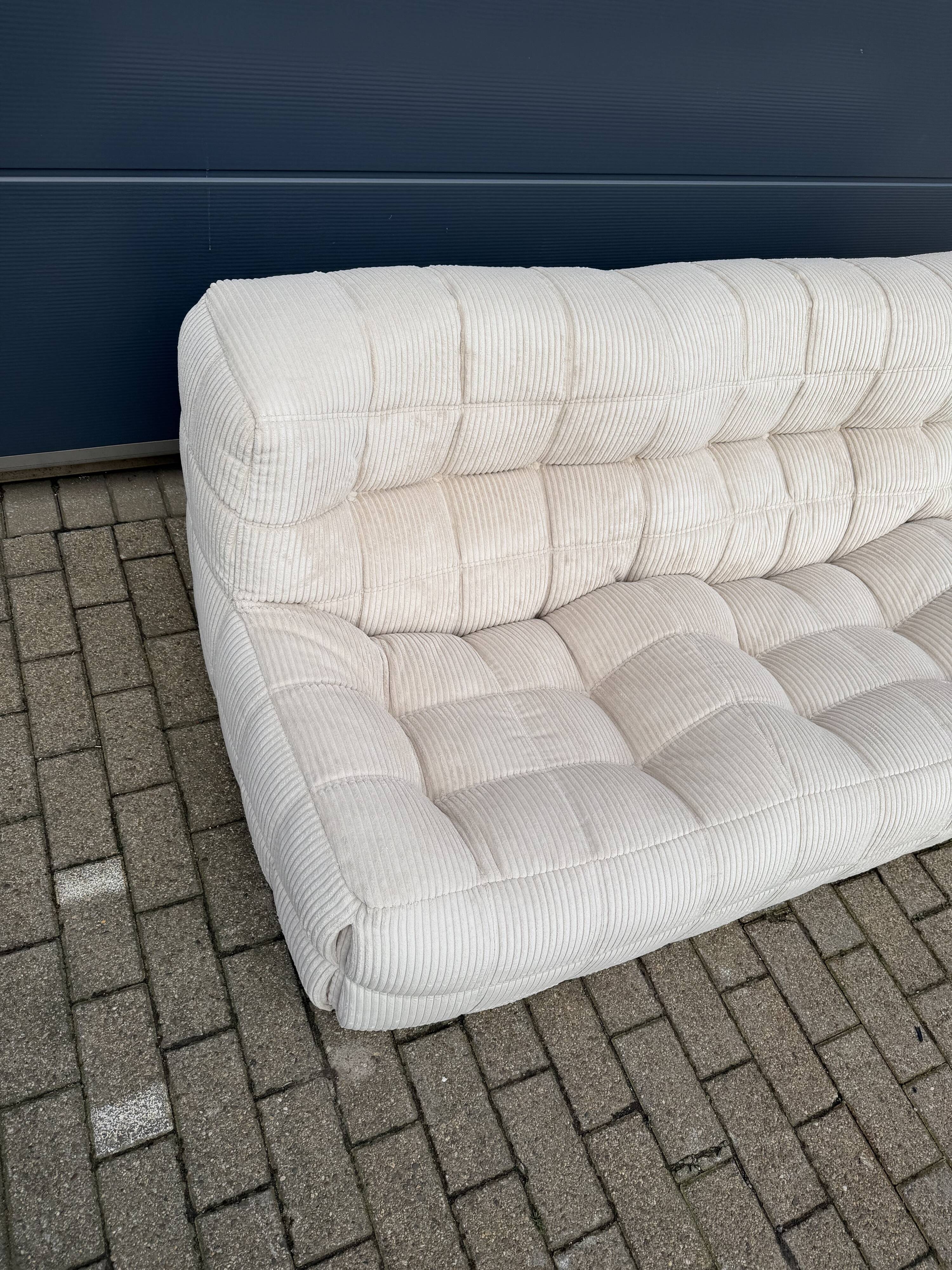 Ligne Roset Kashima set: 1x 1zit, 2x 2zit en 1x 3zit Beige Corduroy 10/10!!