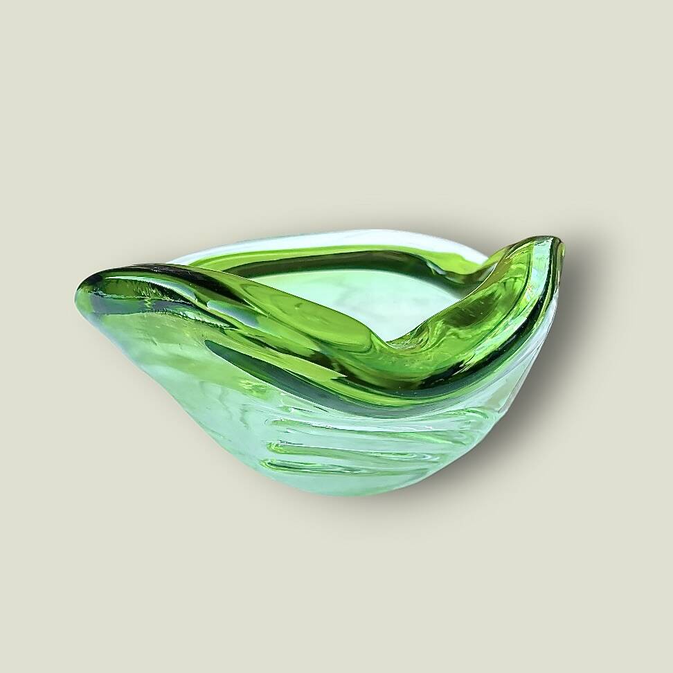 Ashtray / pocket tray Murano F.lli Toso “Chambord” green, 1960s
