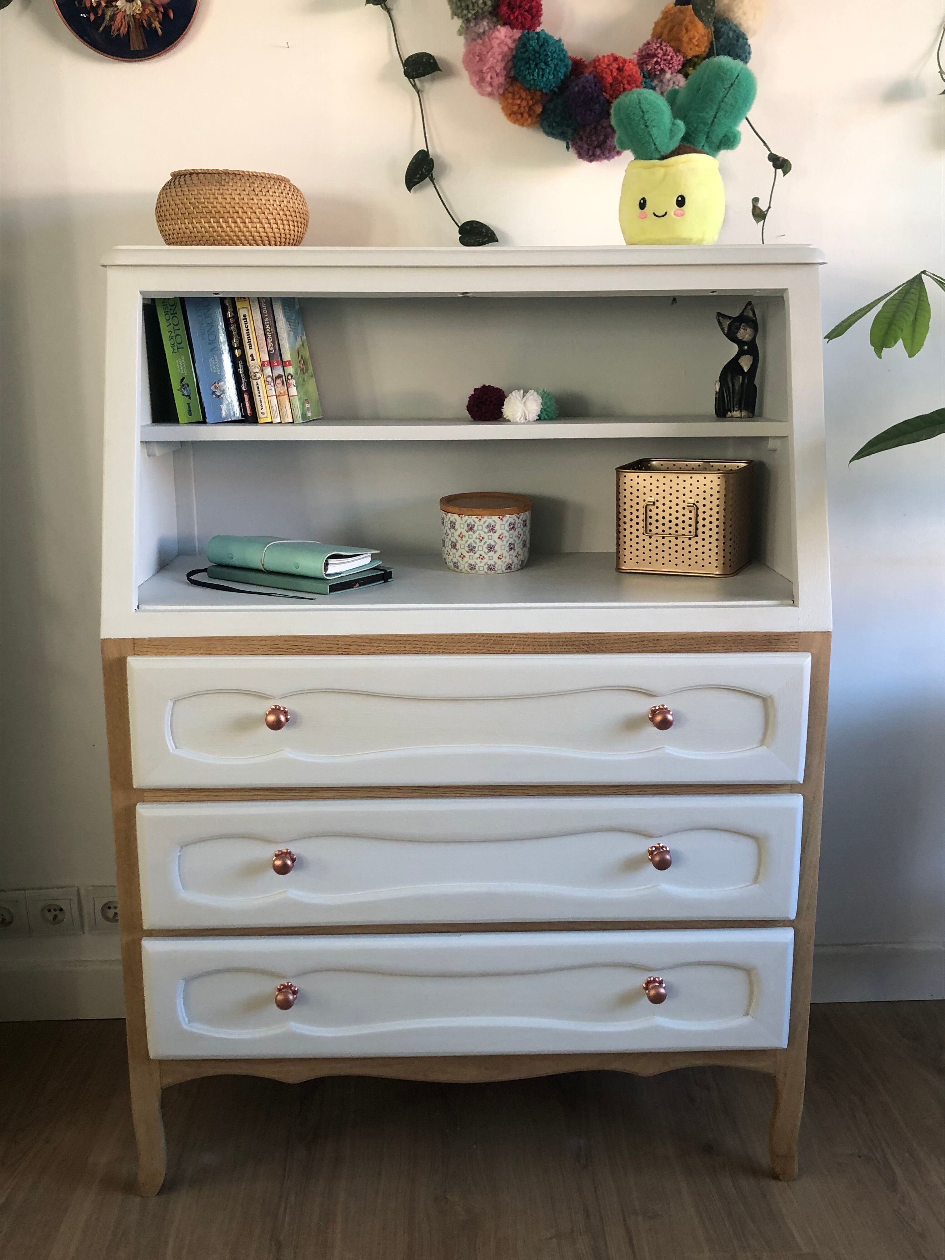 Old secretary desk from the 80s.