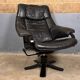 Fauteuil pivotant Skalma avec repose-pieds design danois