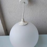Suspension in white opaline