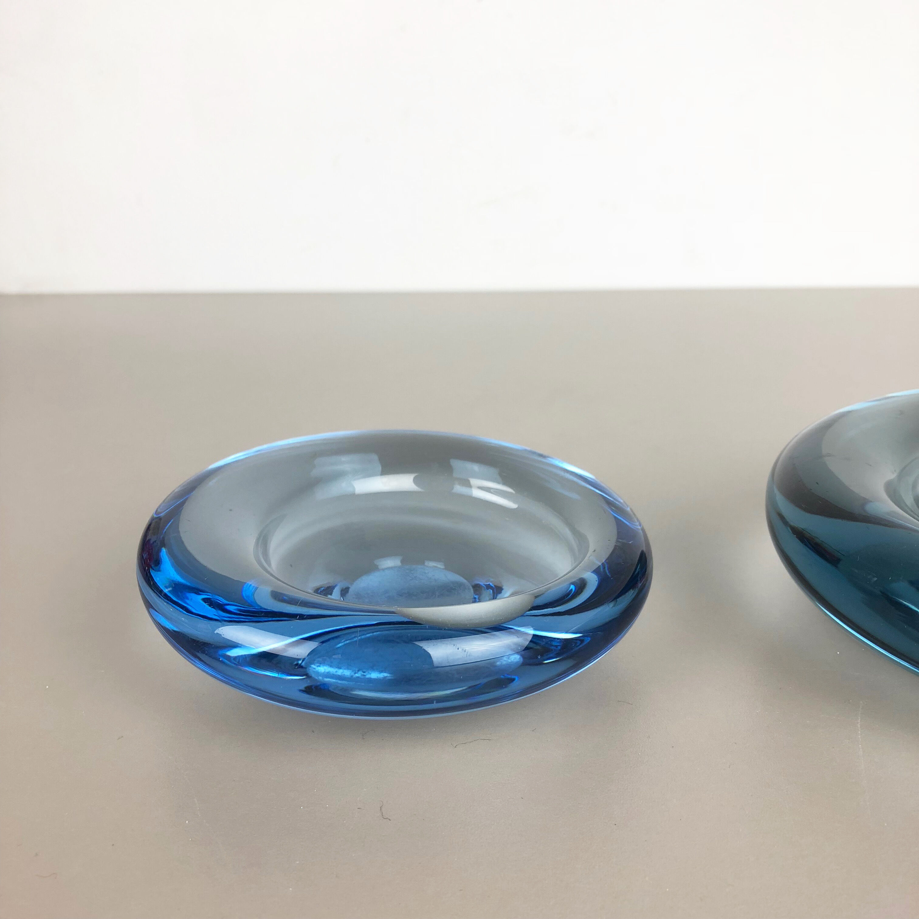Ensemble de 2 coupelles en verre par Per Lutken pour Holmegaard Danemark années 1960