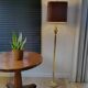 Lampadaire Hollywood Regency, décor ananas, Boulanger 1970