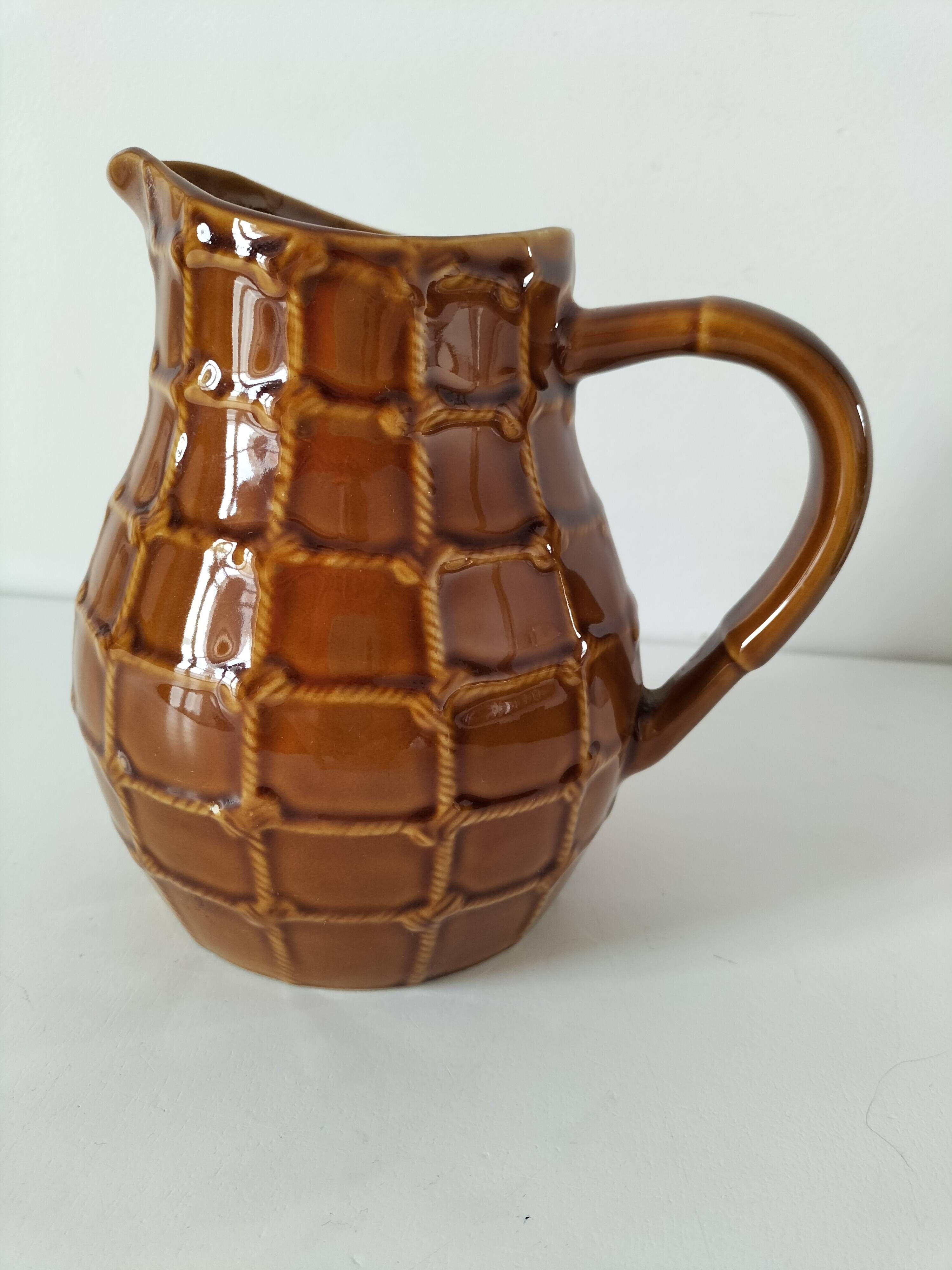 Pichet Saint-Clément no. 7507 in caramel earthenware – Relief wickerwork decoration