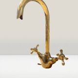 Solid brass faucet