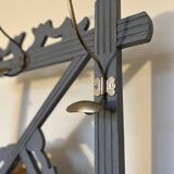 Porte manteau vestiaire art déco en bois patiné gris