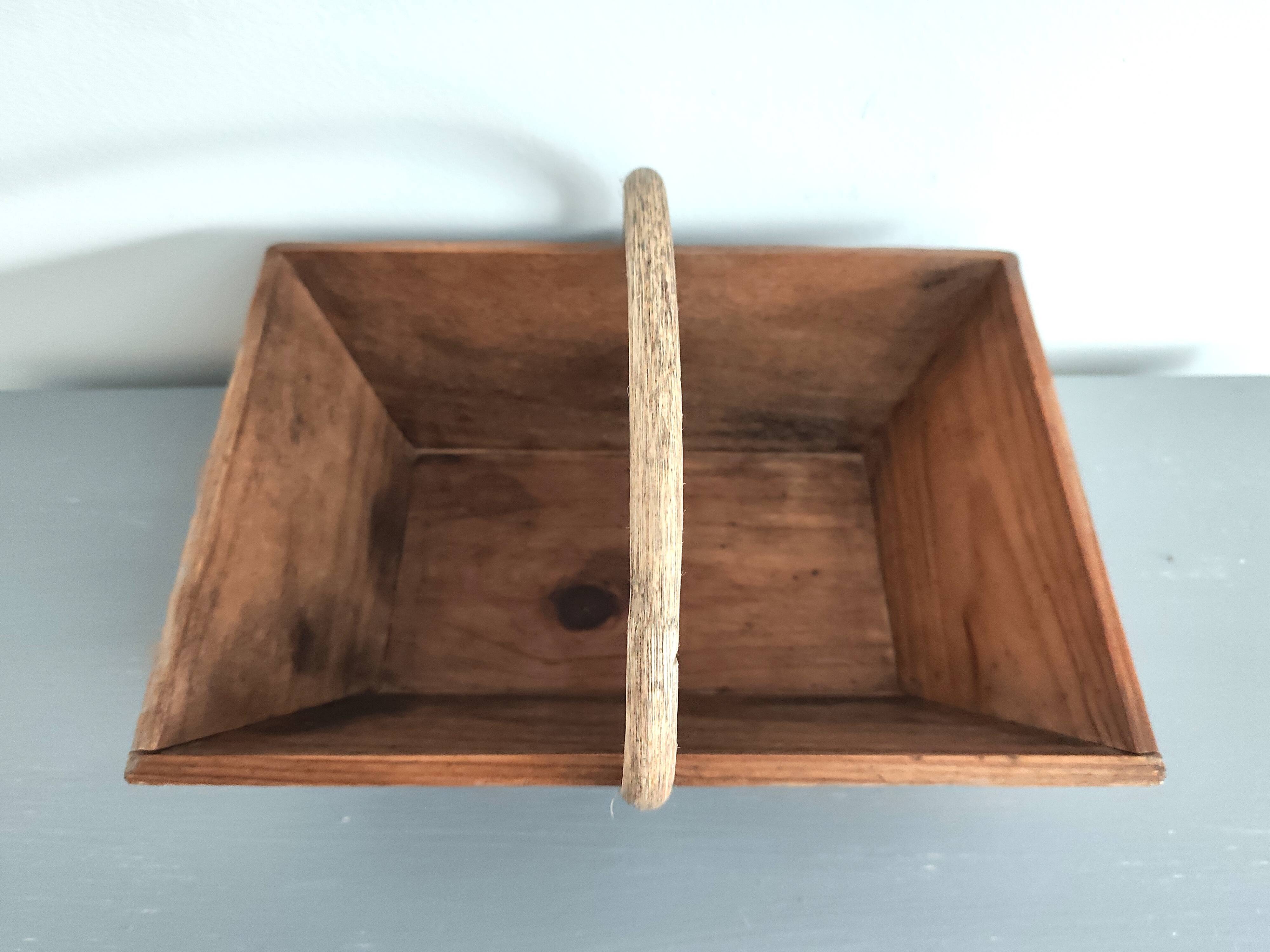 Ancien panier de vendanges en bois