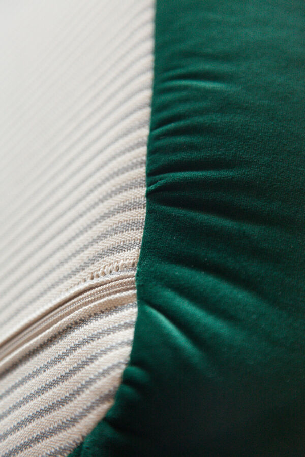 Chauffeuse et pouf Togo modèle dessiné par Michel Ducaroy 1973