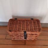 Wicker trunk