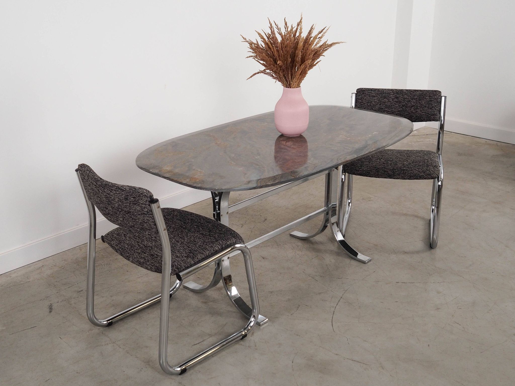 Table danoise en pierre, années 1980