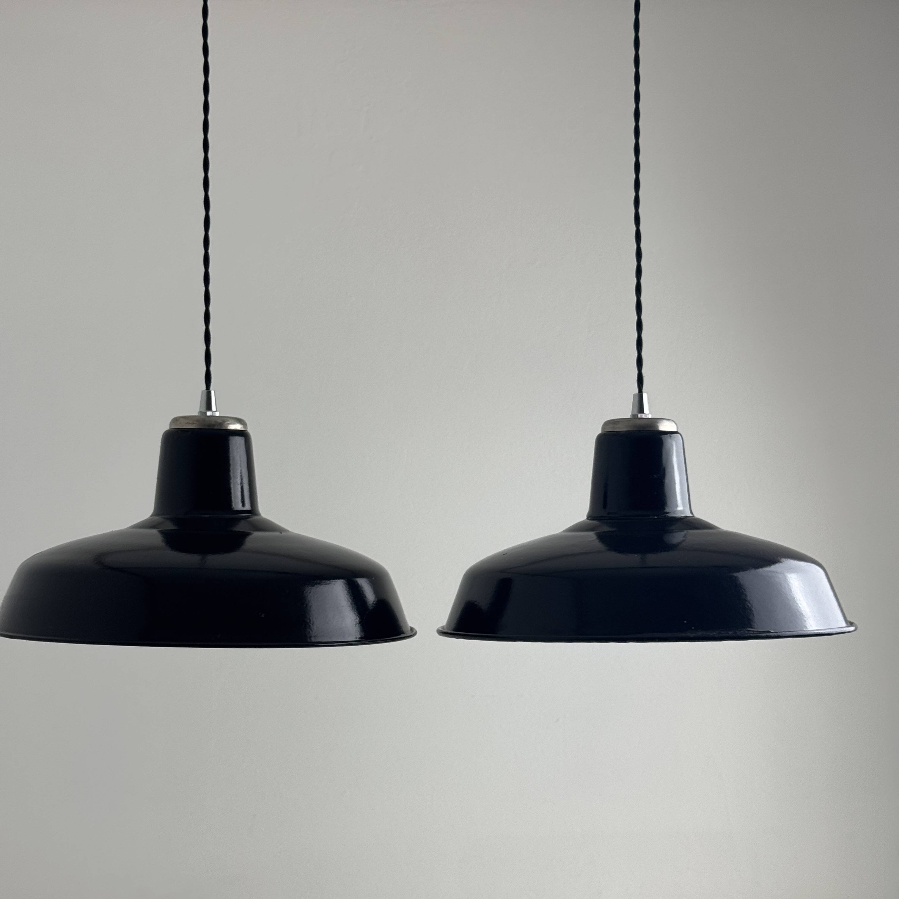 Pair of enamelled industrial workshop suspensions