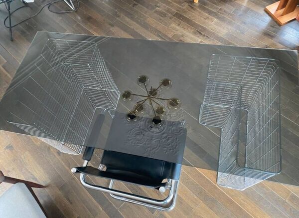 Grand Bureau de direction “Wire” par Terrence Conran - chrome et verre fumé - modulable en Table Basse