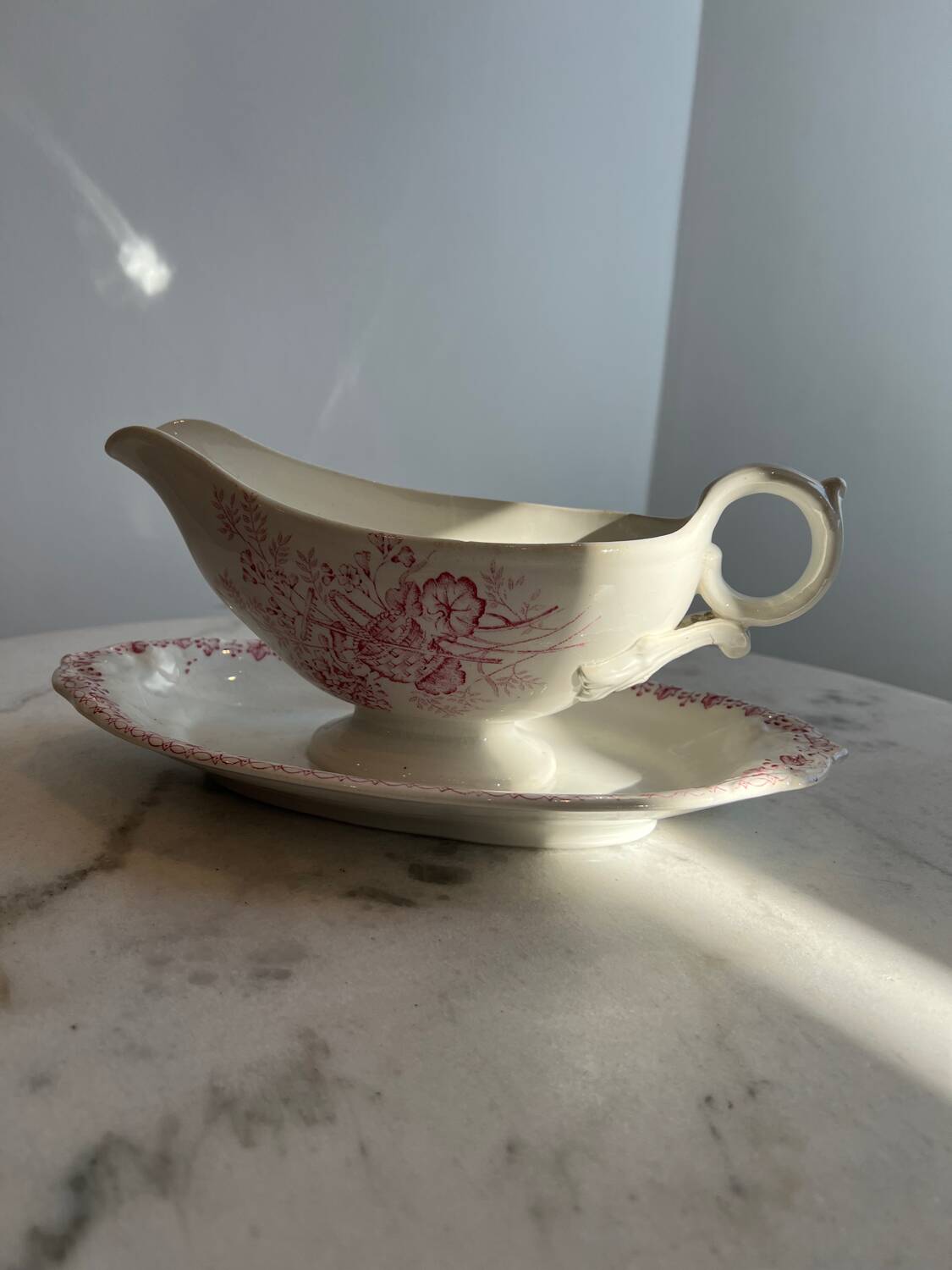 Onnaing Harvest Collection Sauceboat, Iron Earth