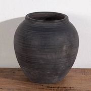 Vase ancien dans des tons sombres (c.1900) #3