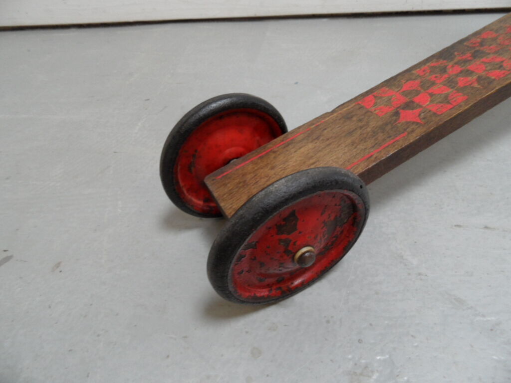 Trotinette en bois vintage