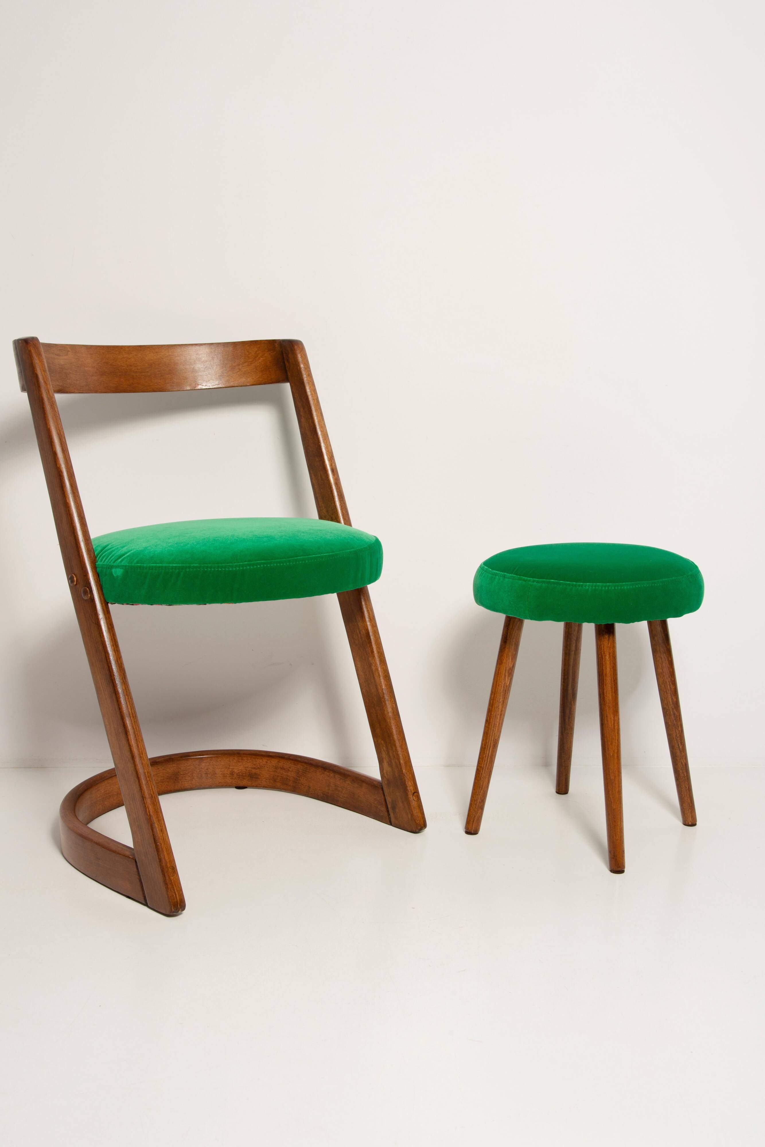 Chaise et tabouret Halfa en velours vert milieu du siècle, Baumann, France, années 1970