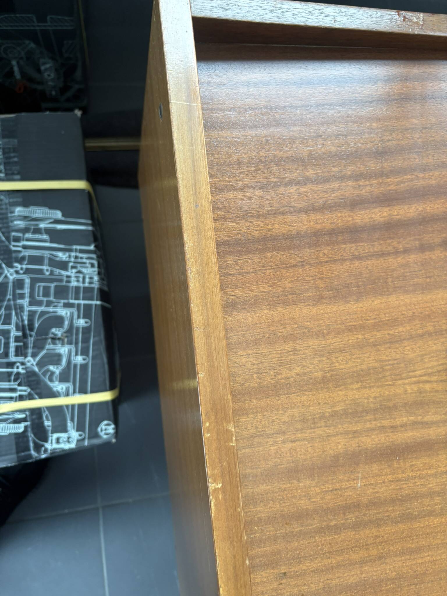 Bureau Scandinave midcentury à caisson et finition acajou