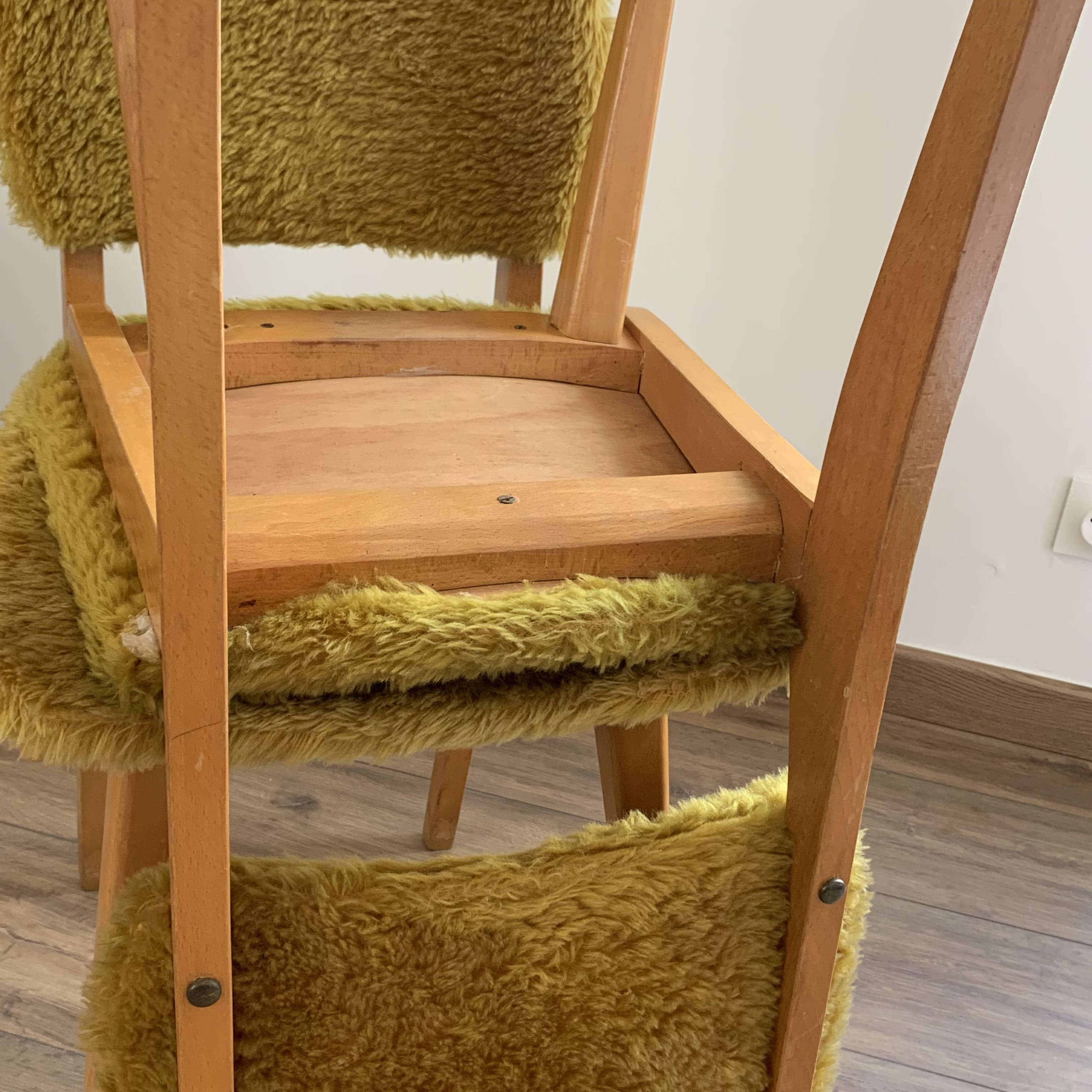 2 yellow moumoute chairs