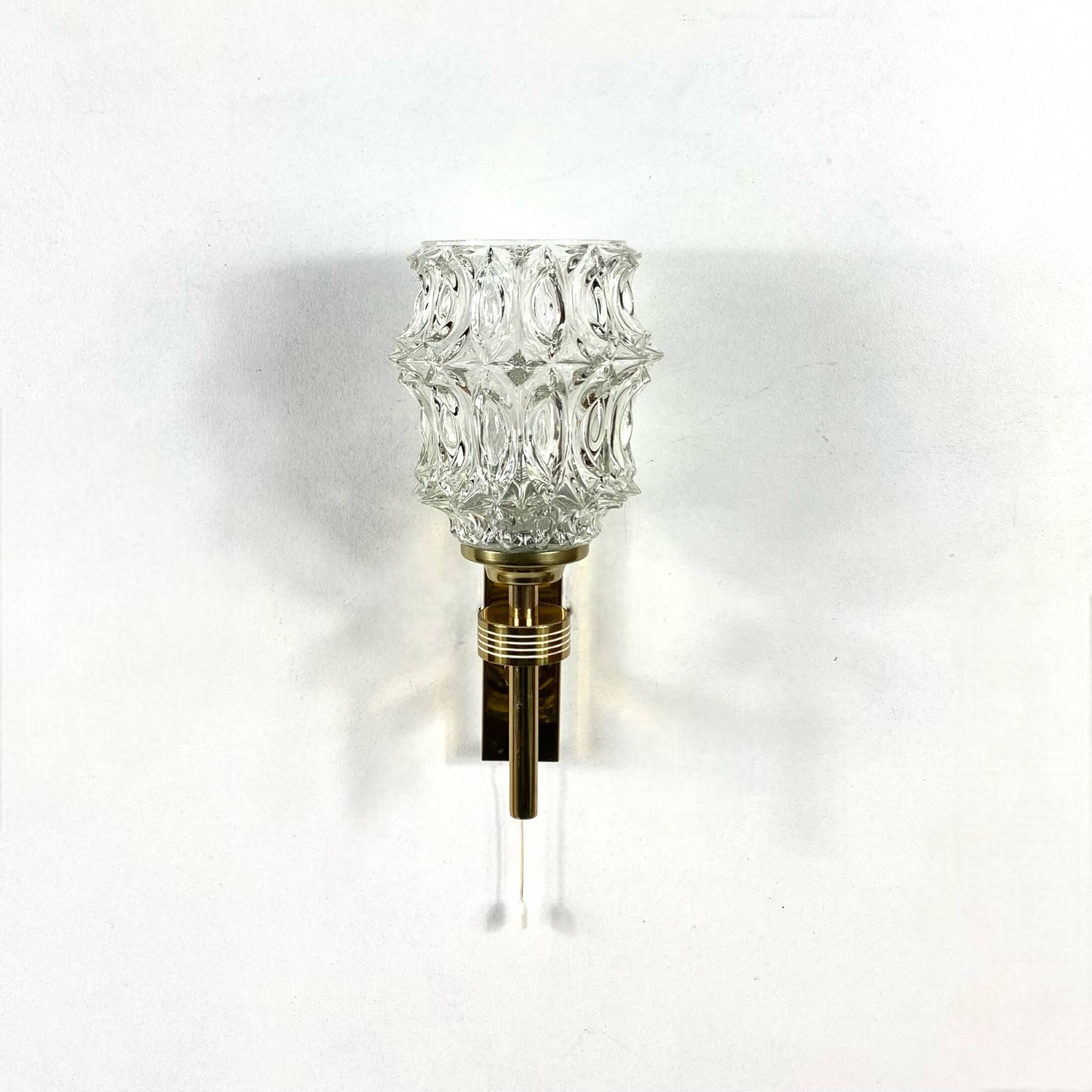 Antique wall light, Arlus type torch, in brass and glass tulip