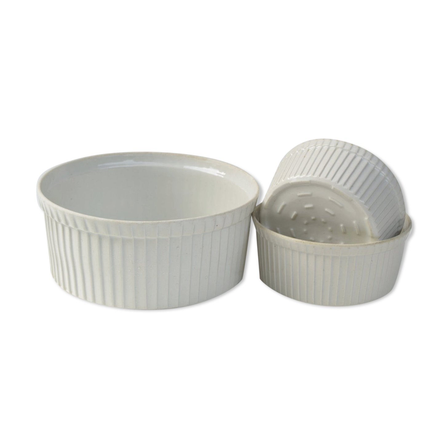 Set of 3 porcelain ramekins