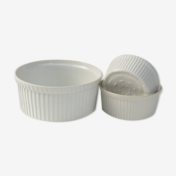 Set of 3 porcelain ramekins