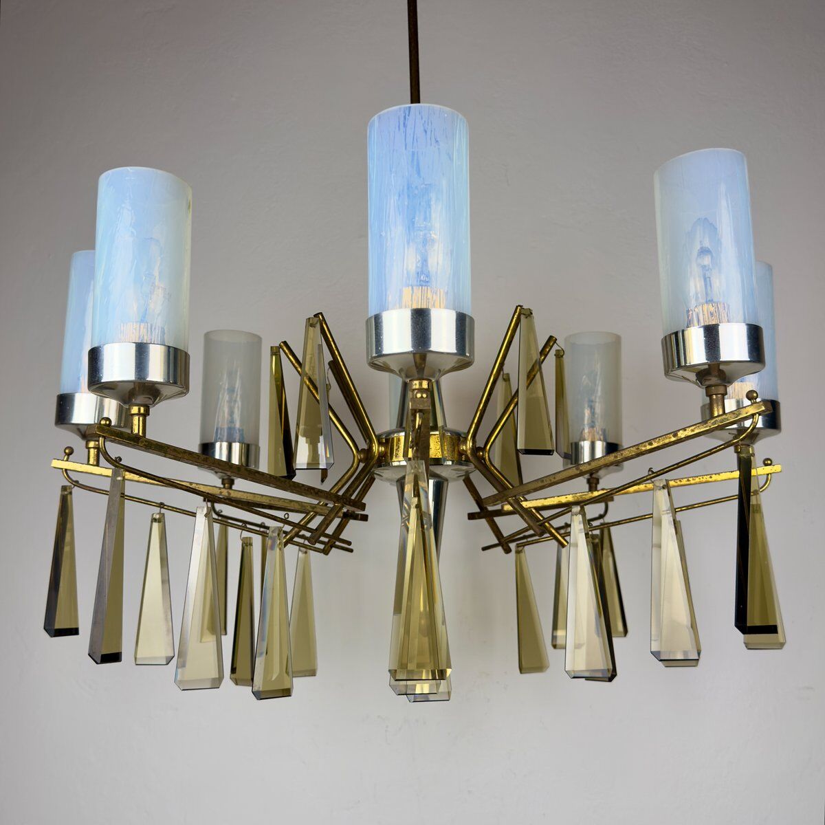 Large mid-century Italian sculptural chandelier in brass and glass, Italy, 1950s