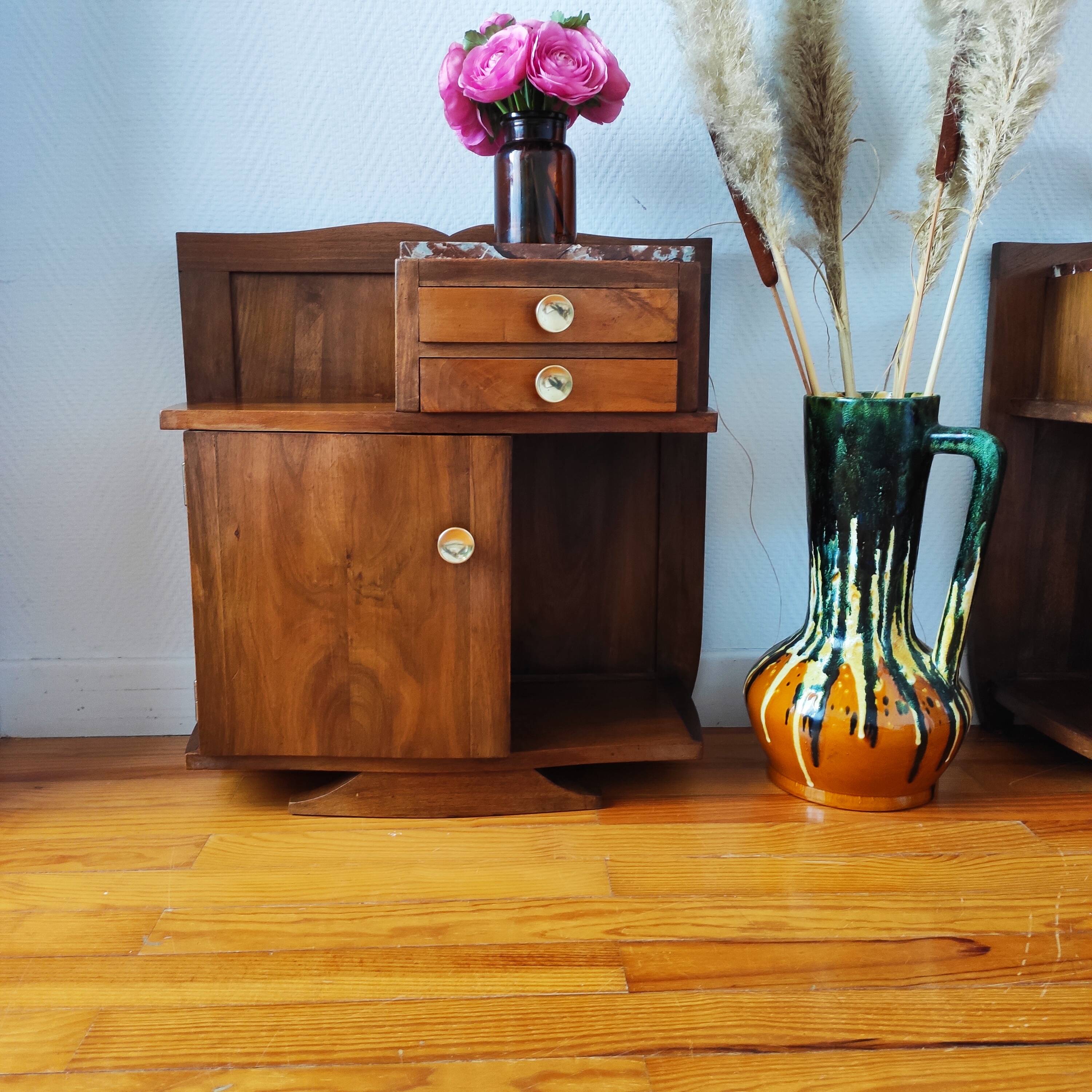 Pair of Art Deco 1930 walnut bedside tables