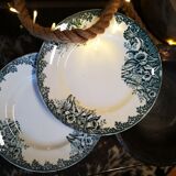 16 plates made of ancient earthenware