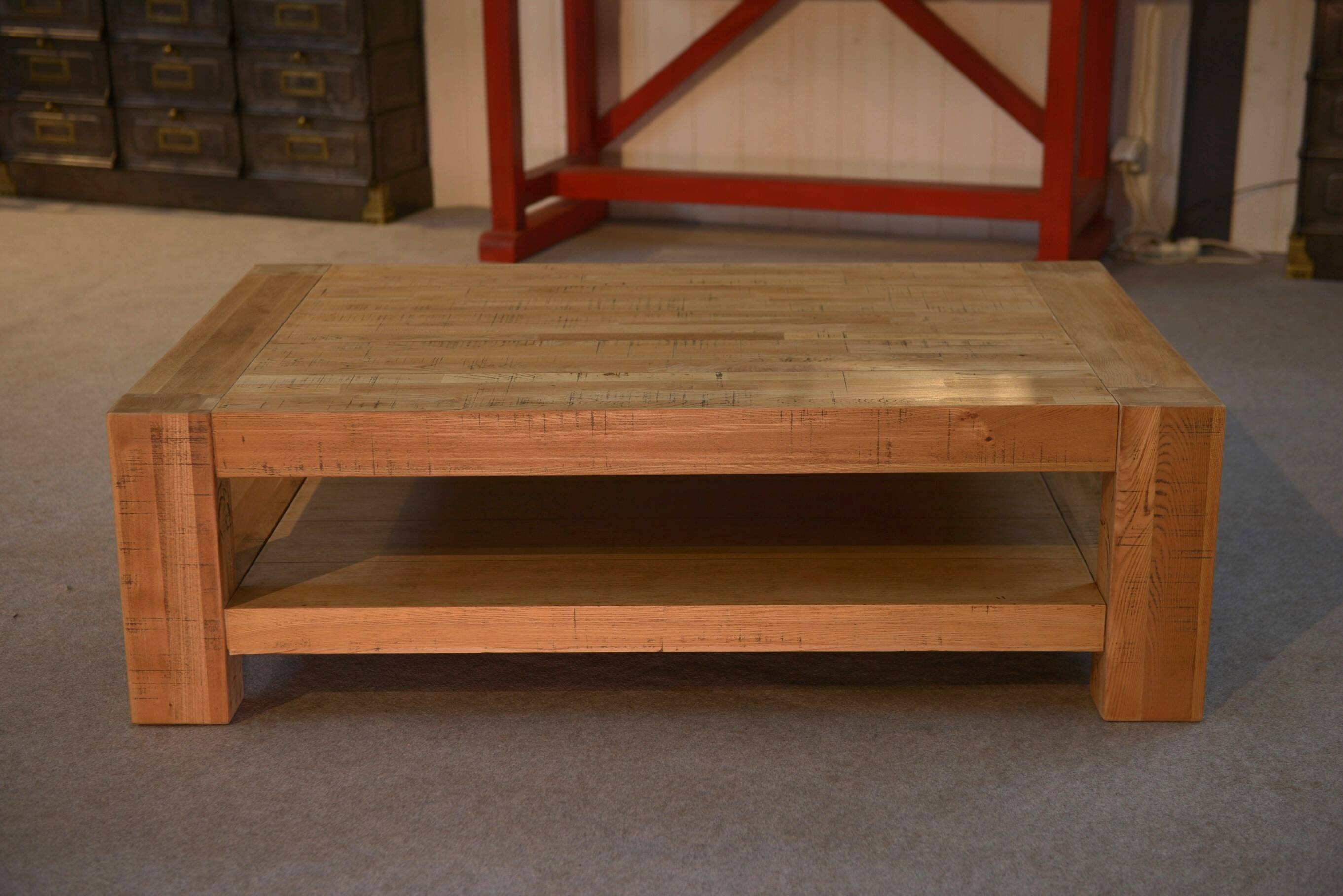 Coffee table in oak and oak veneer from Belgian manufacture