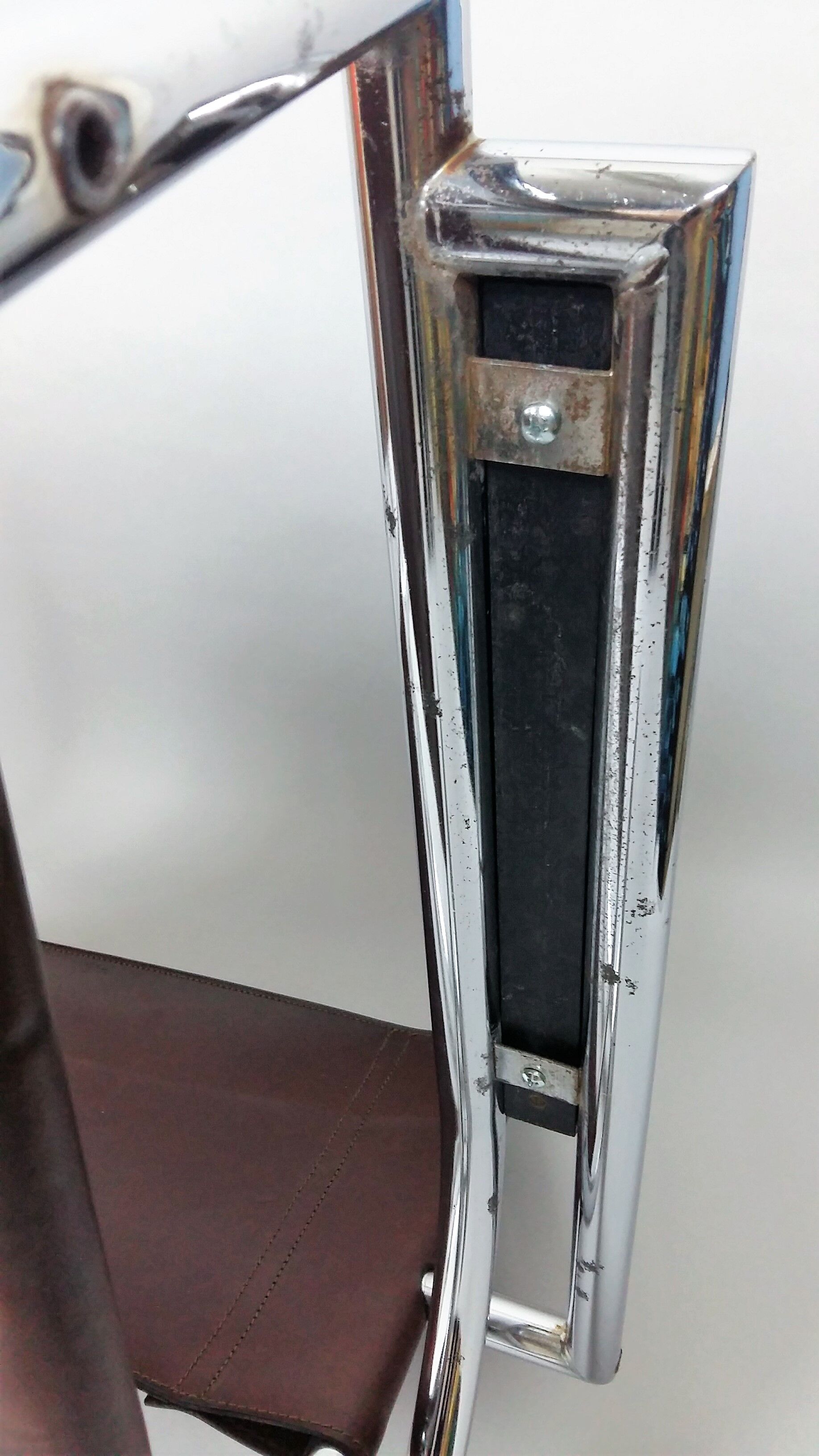 Pair of armchairs chromed metal and leather, 60 years