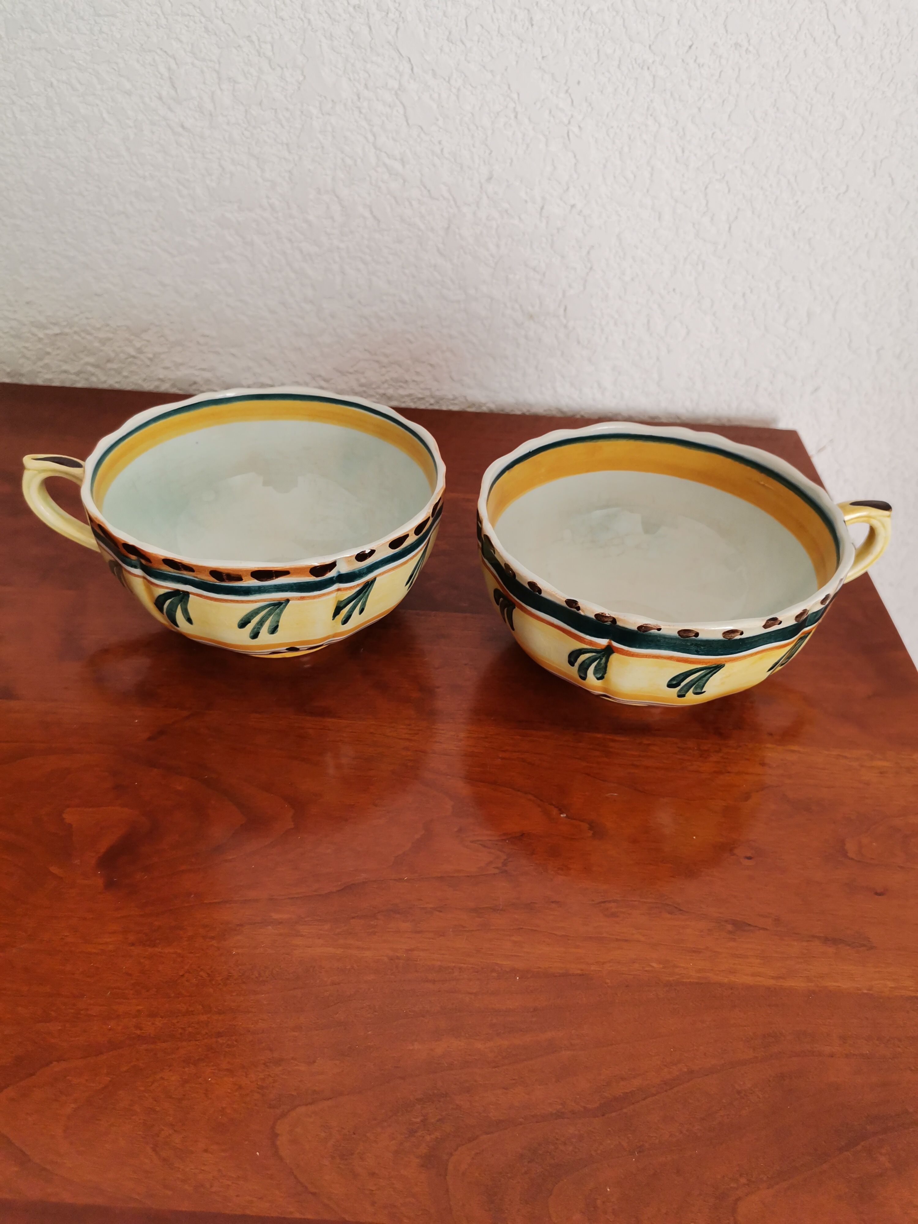 2 tea cups of gien