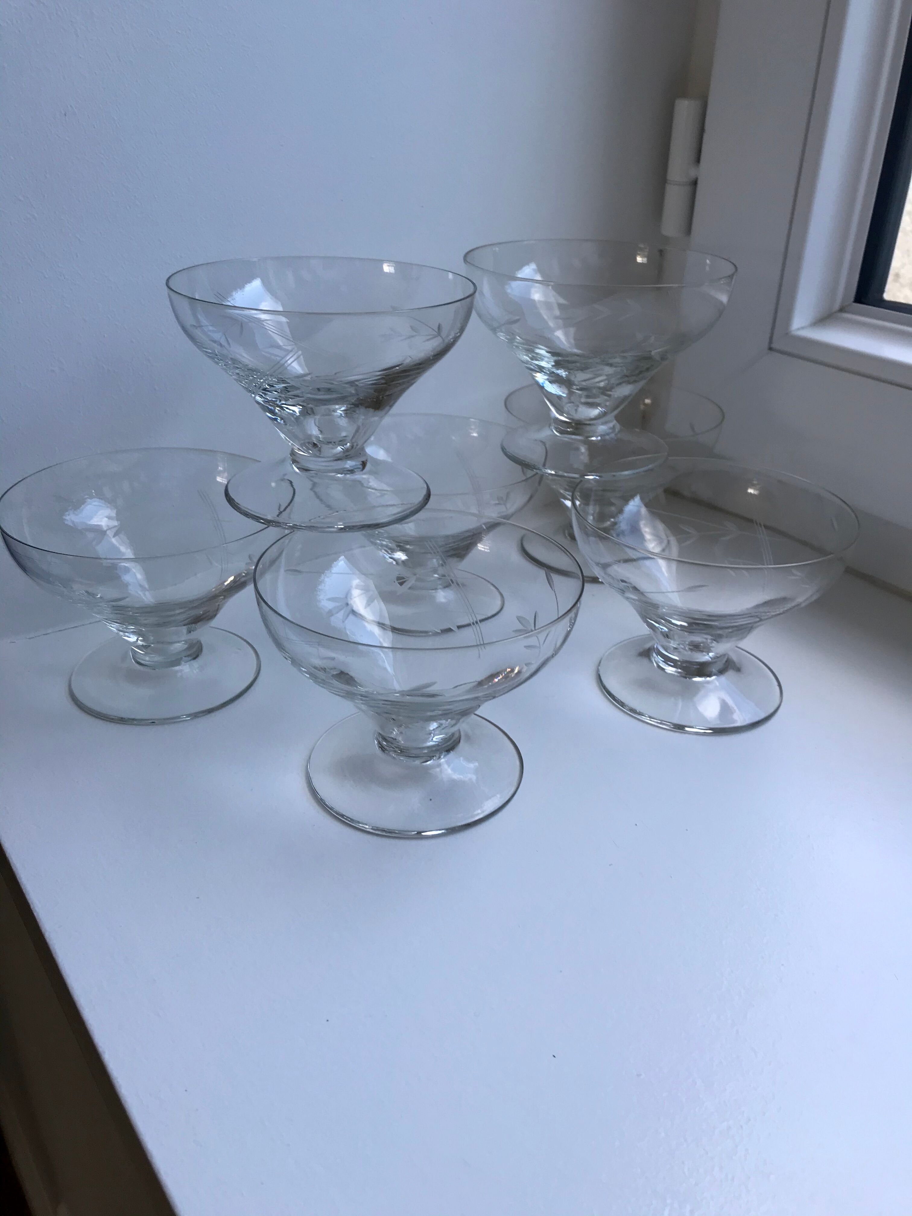Set of 7 crystal champagne glasses engraved, 50-60s