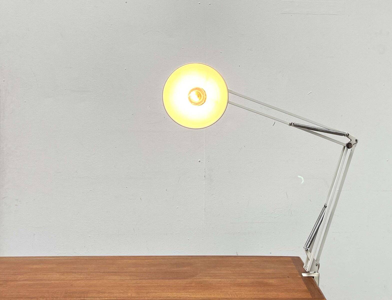 Mid-Century Modern It Task Wall Lamp from Louis Poulsen, 1970s