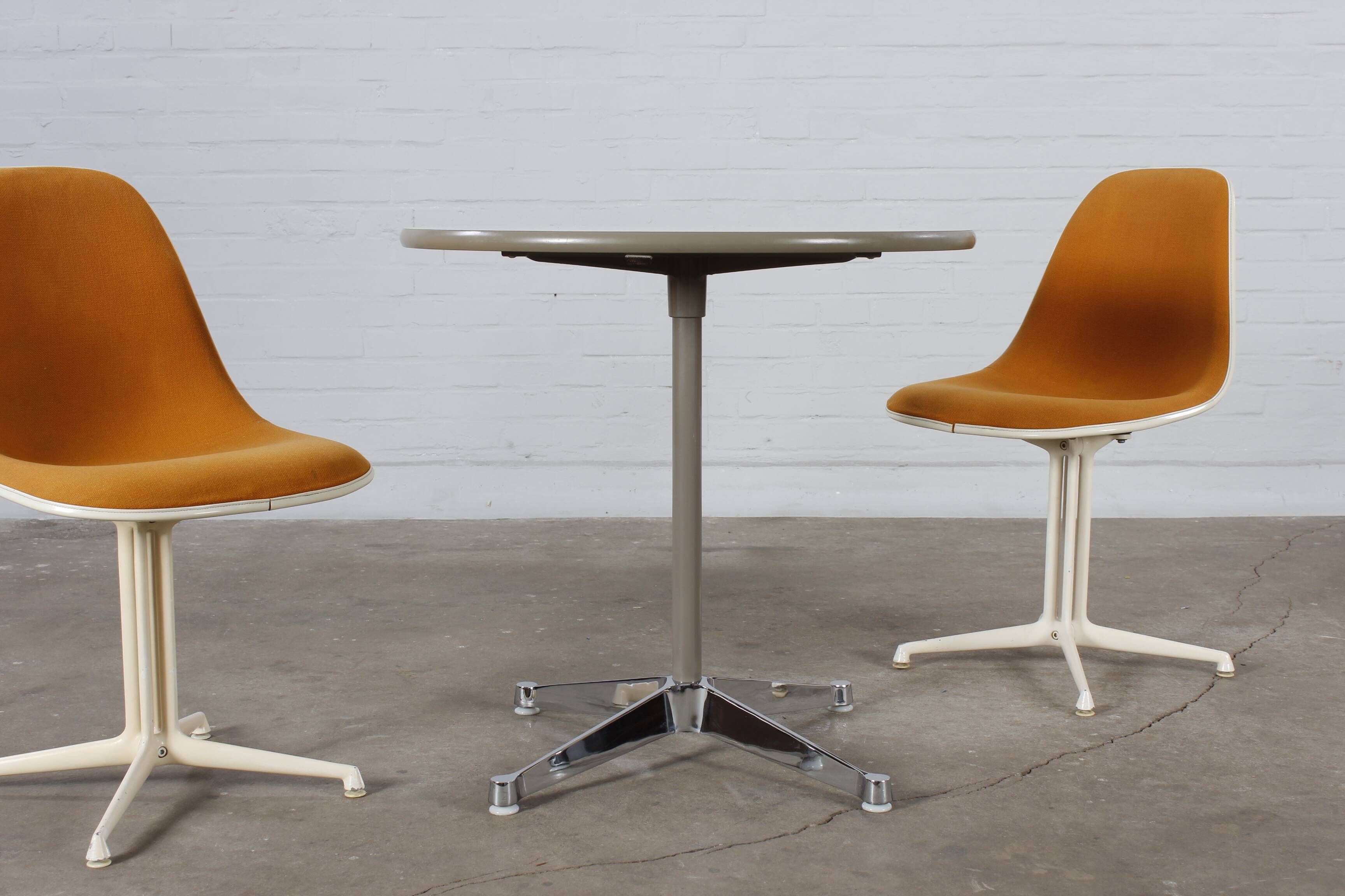 Eames dining table contract table Herman Miller Vitra 76.5cm
