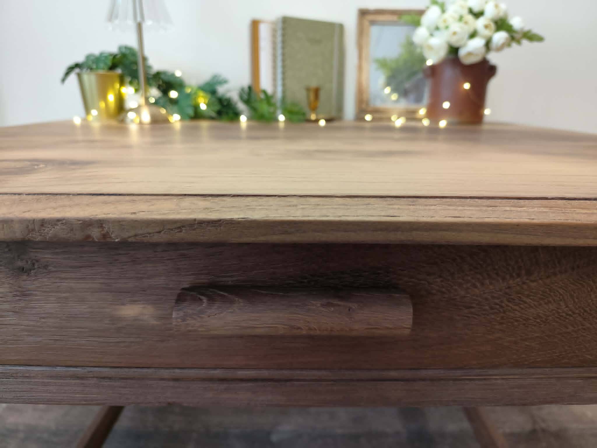 Square farmhouse table in solid oak.