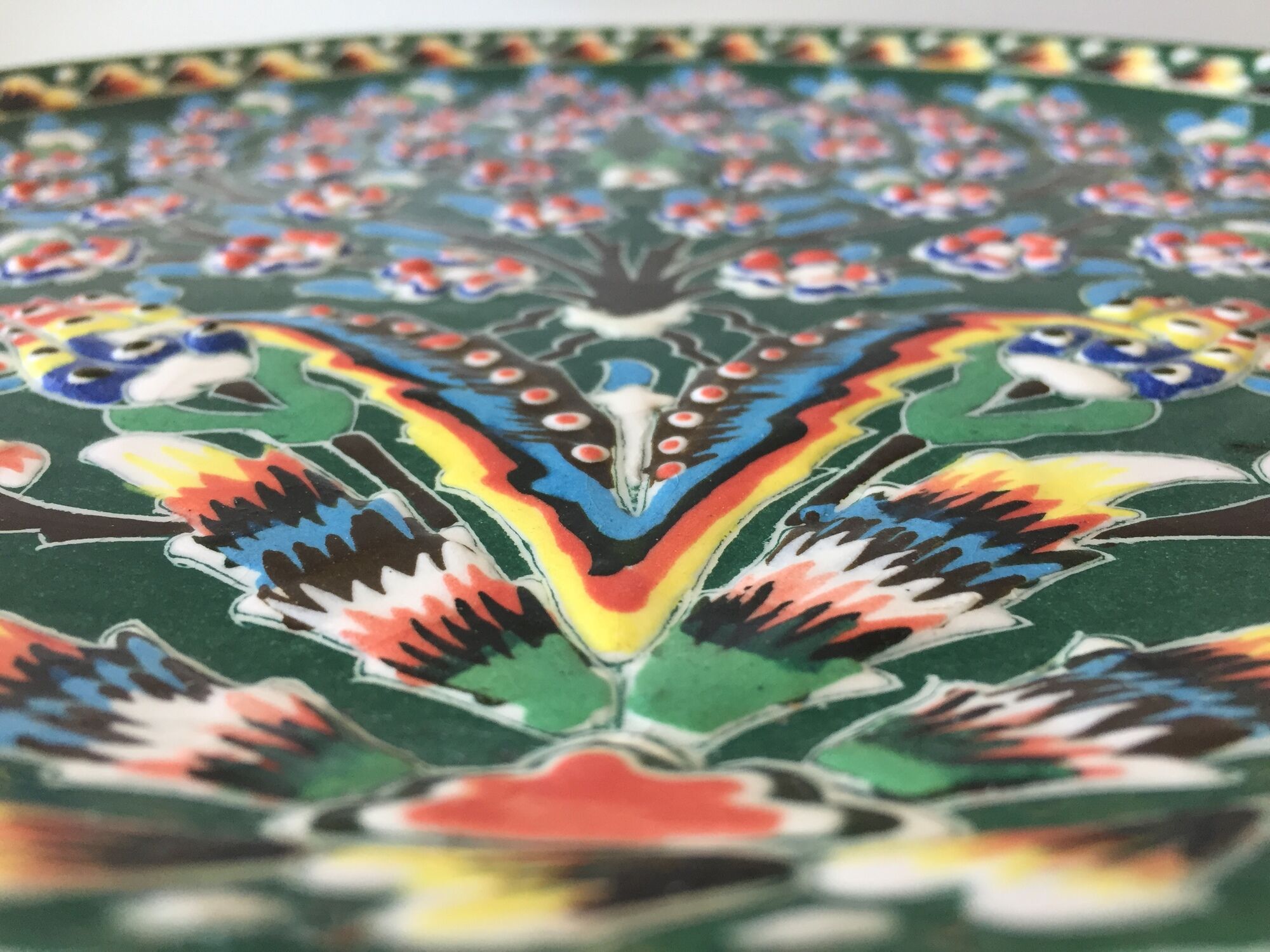 Kutahya porcelain plate with Iznik ottoman motifs