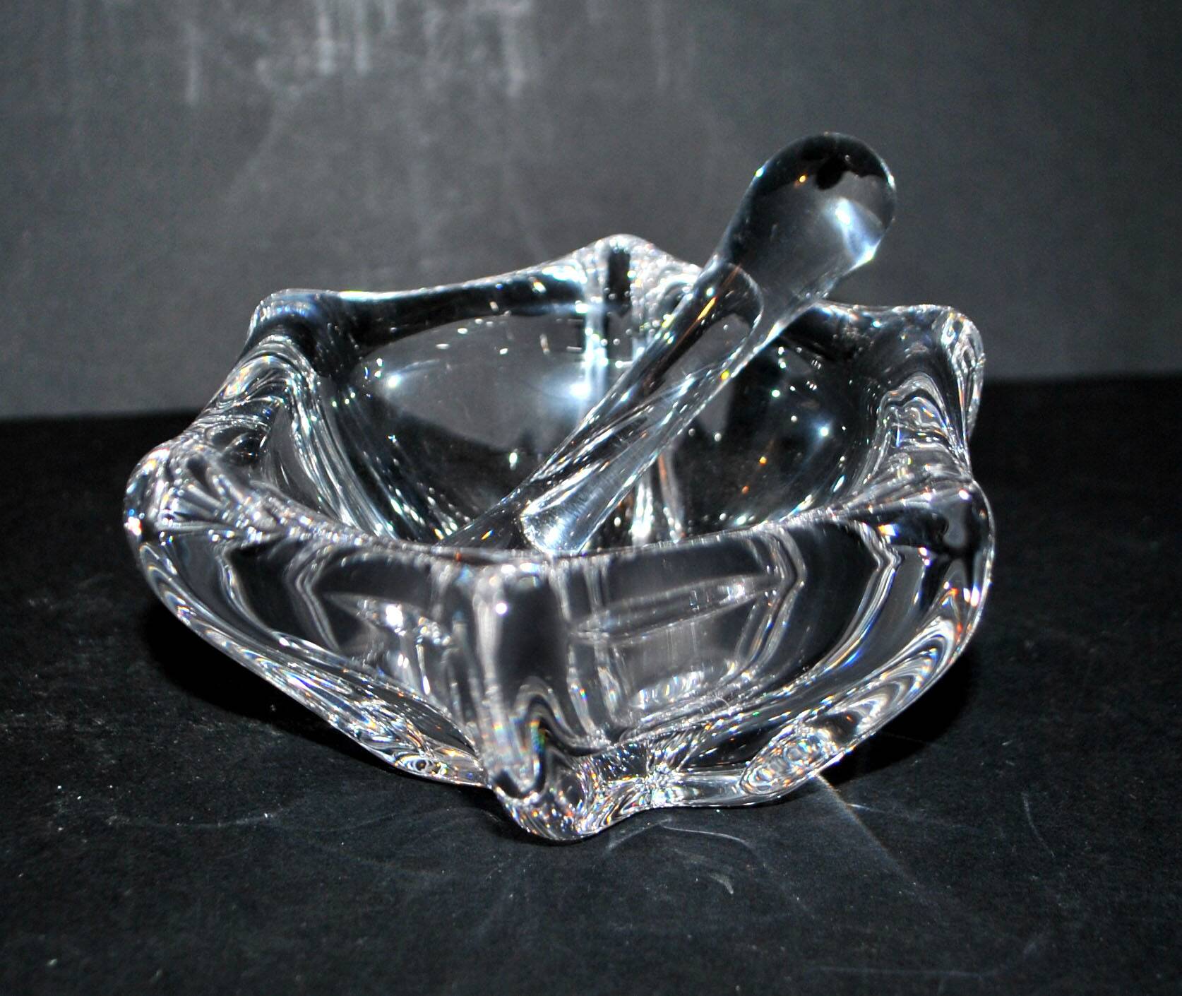 Vide-poche mortier et pilon en cristal daum signé design moderniste