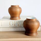 Pair of vintage Chinese vases in porcelain and woven bamboo.