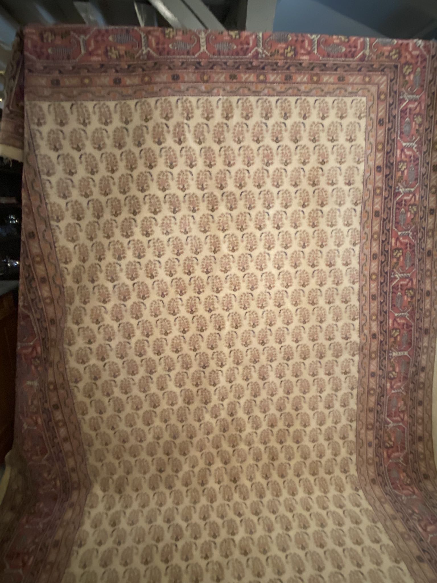 Tapis d'Orient en laine entièrement réalisé à la main