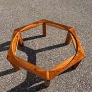 grande table basse brutaliste