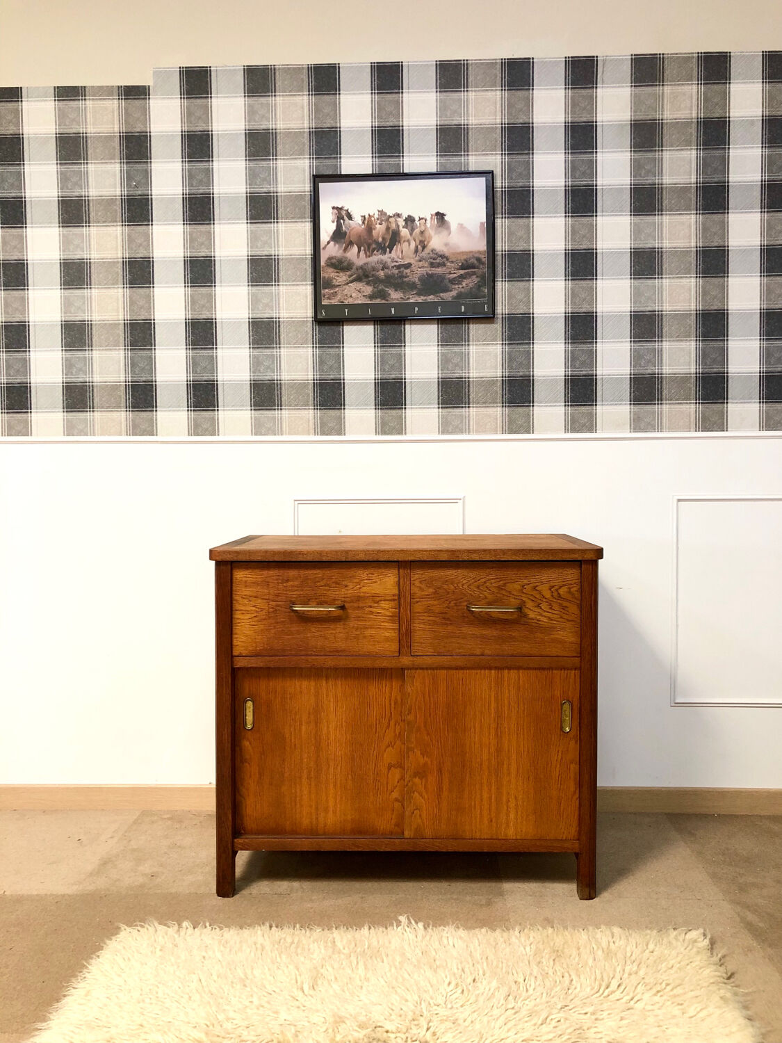 Sideboard sliding doors