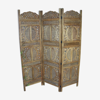 Stunning Indian screen with three sculpted panels