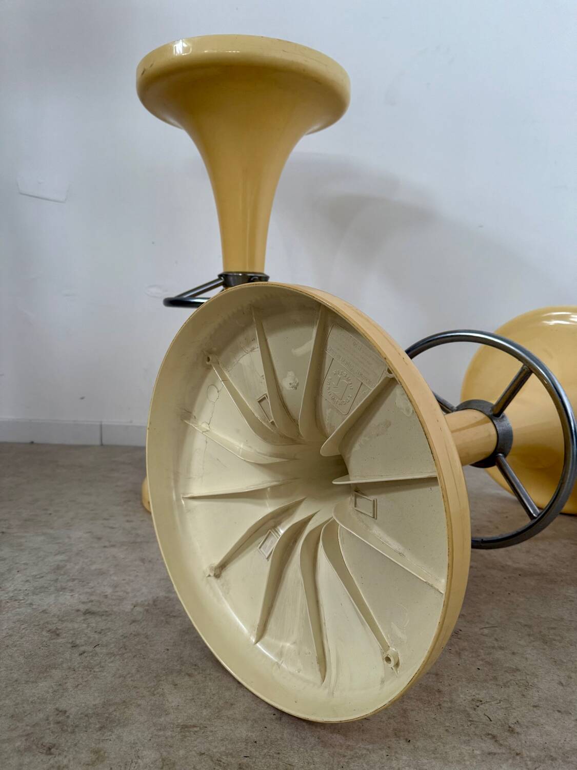 Lot 2 tabourets de bar haut design années 70 design friedrich stückenbreker plastique vintage