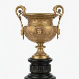 Cassolette Centrepiece in gilded bronze, 19th century Barbedienne style.