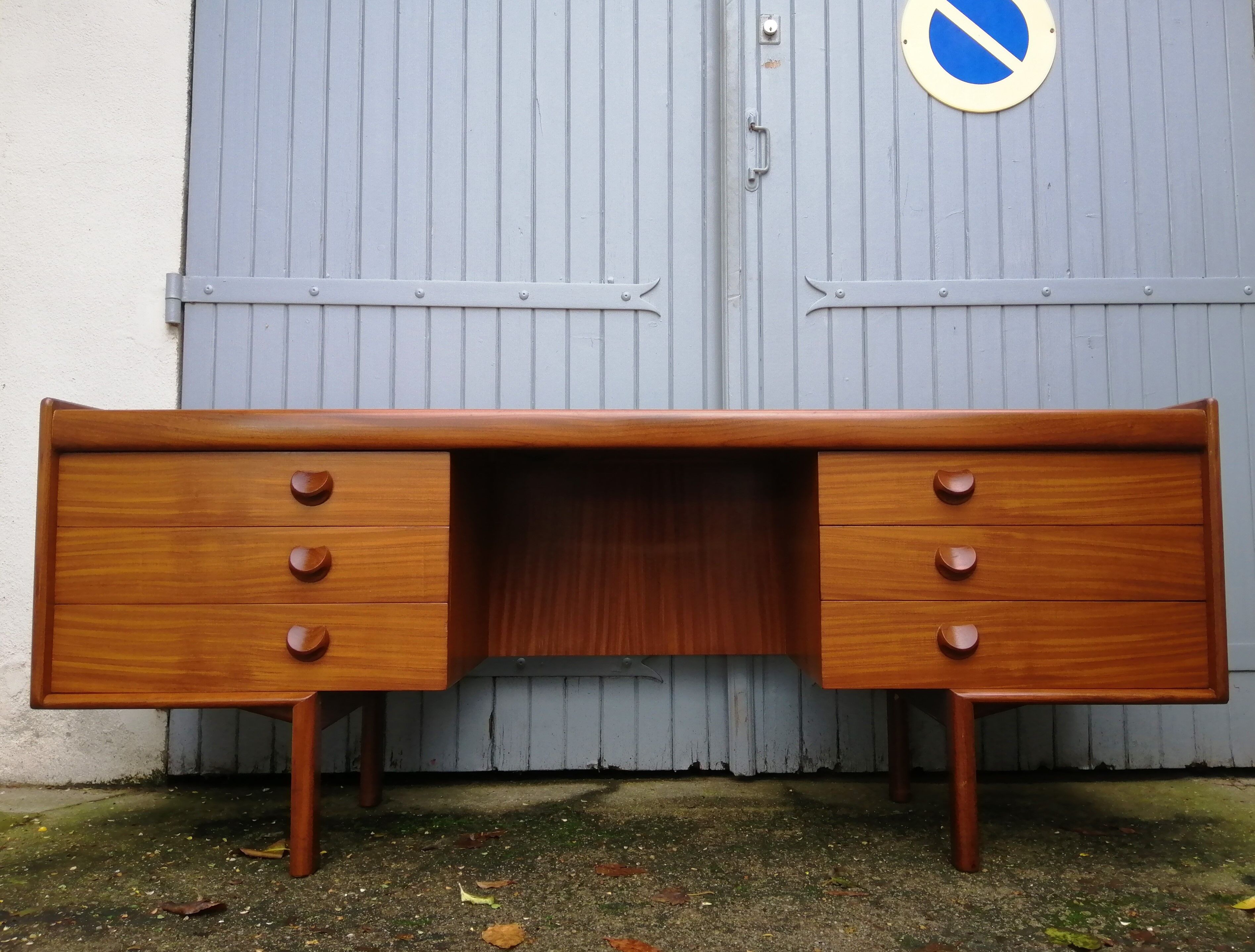 Teak dressing table from the 60s by White & Newton