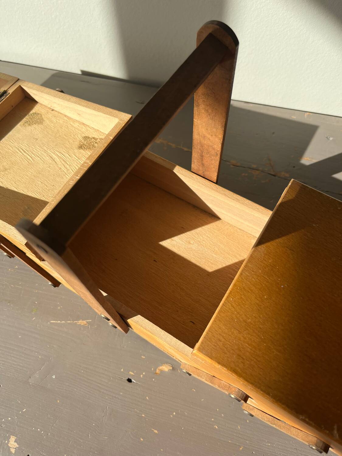 Wooden sewing box - worker