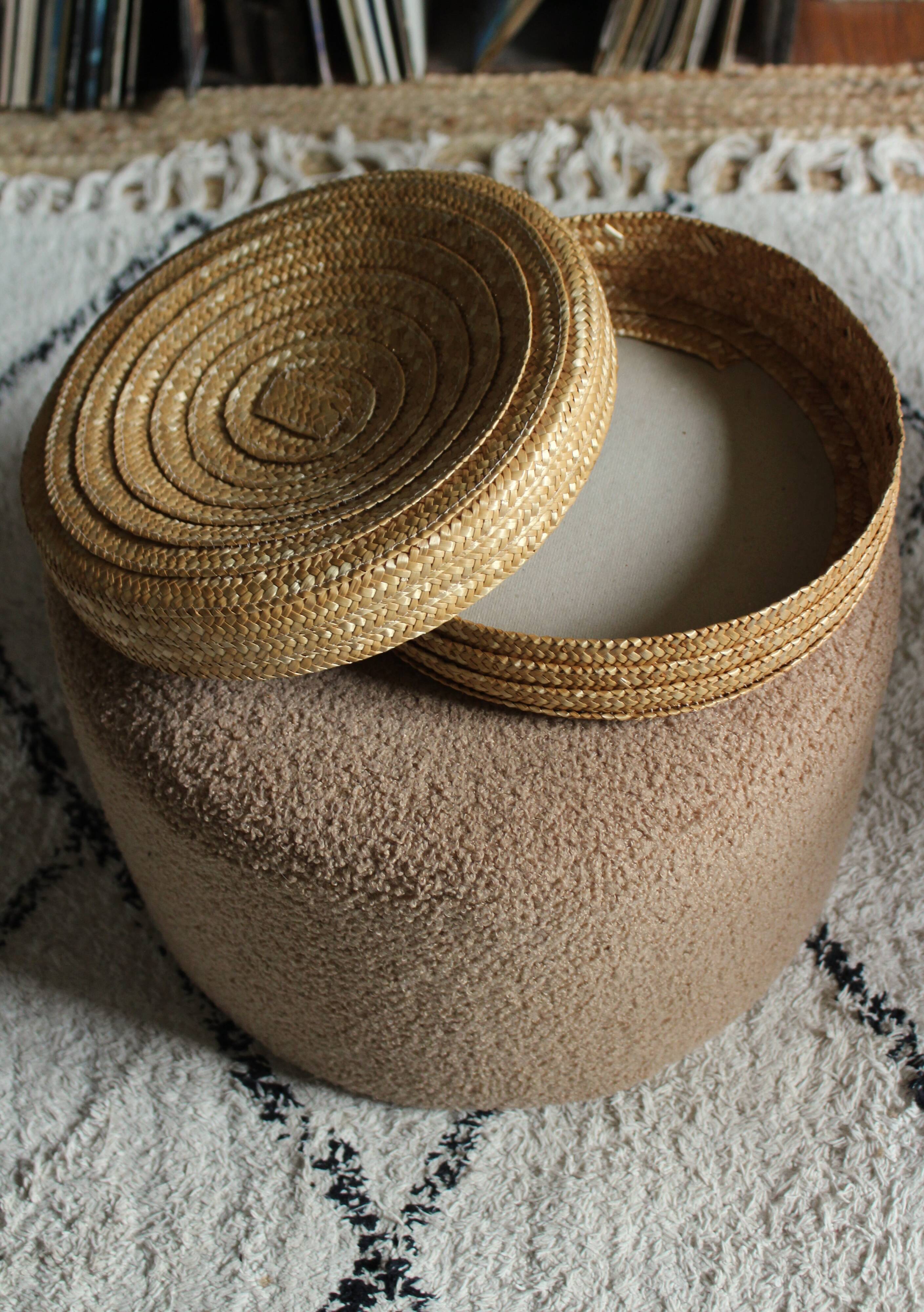 Basket with lid, wicker, flexible basketry