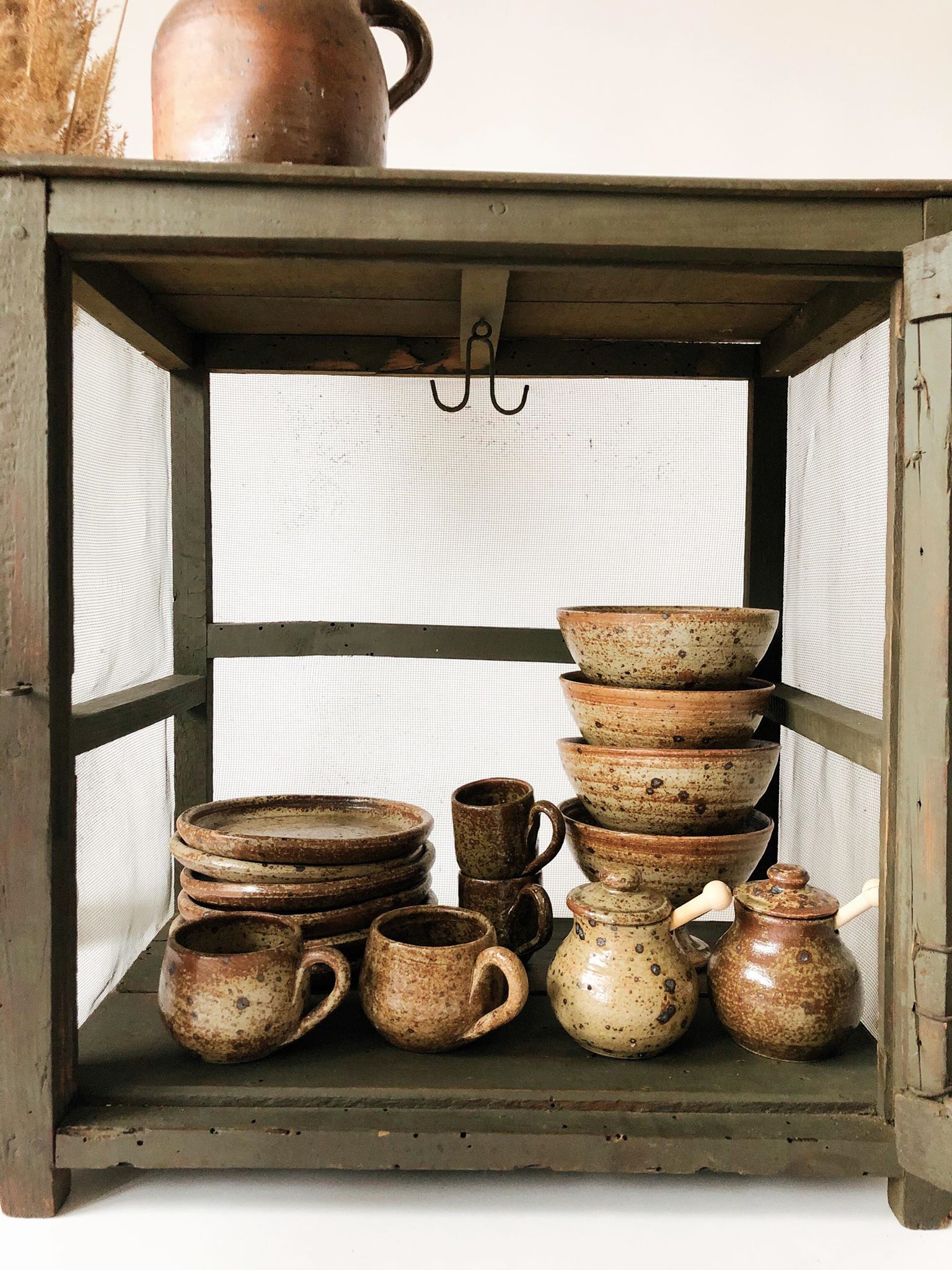 Garde manger ancien en bois